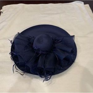 Navy hat. Large rim. Perfect for derby